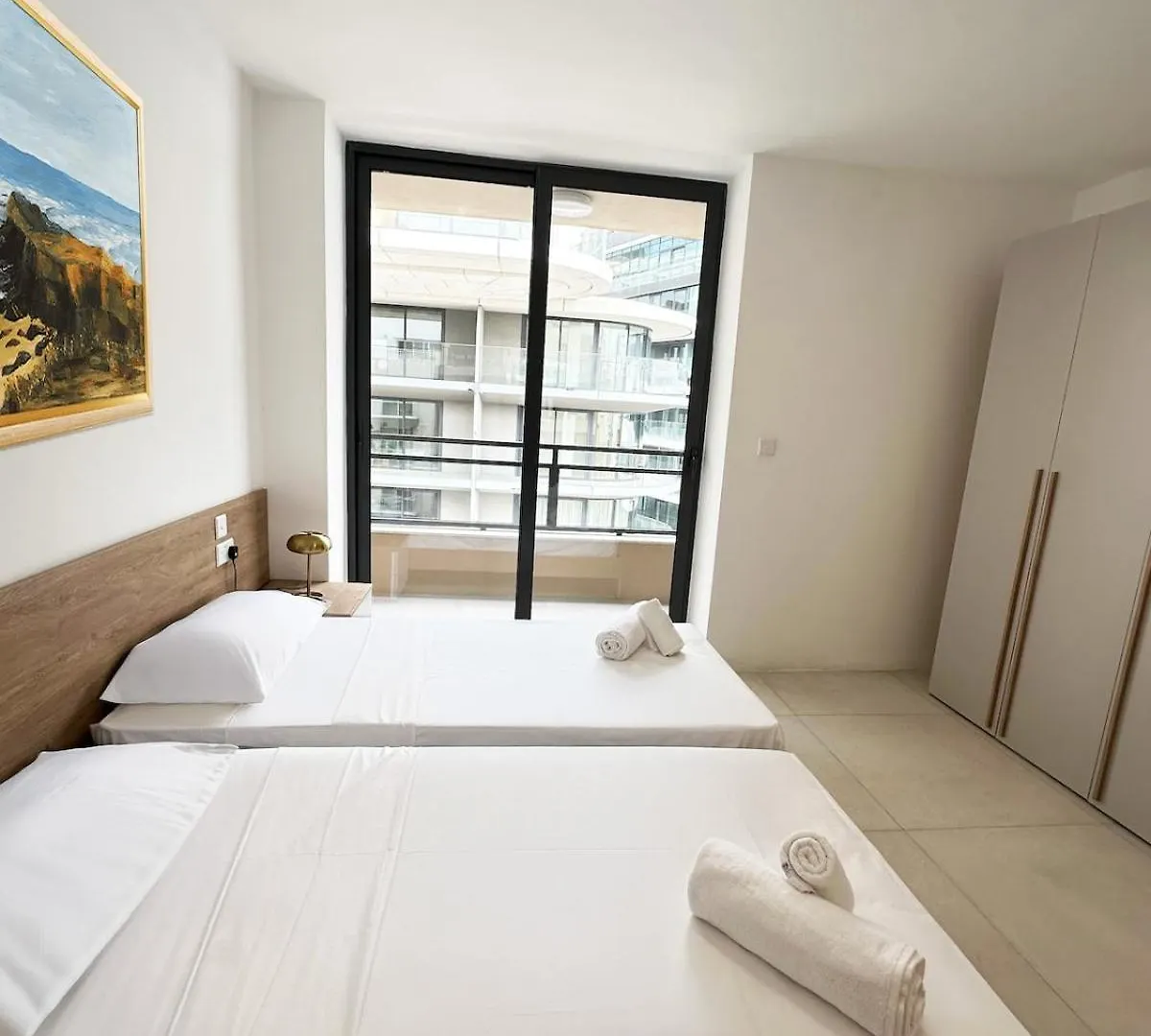 Stylish Retreat In Pacaville Saint Julian's