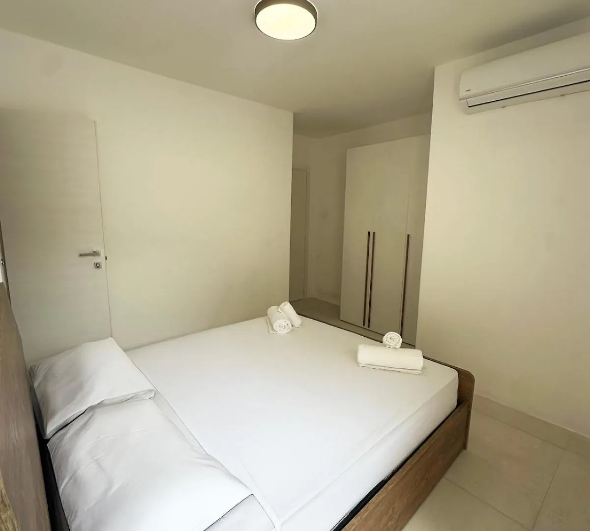 Apartment Stylish Retreat In Pacaville Saint Julian's