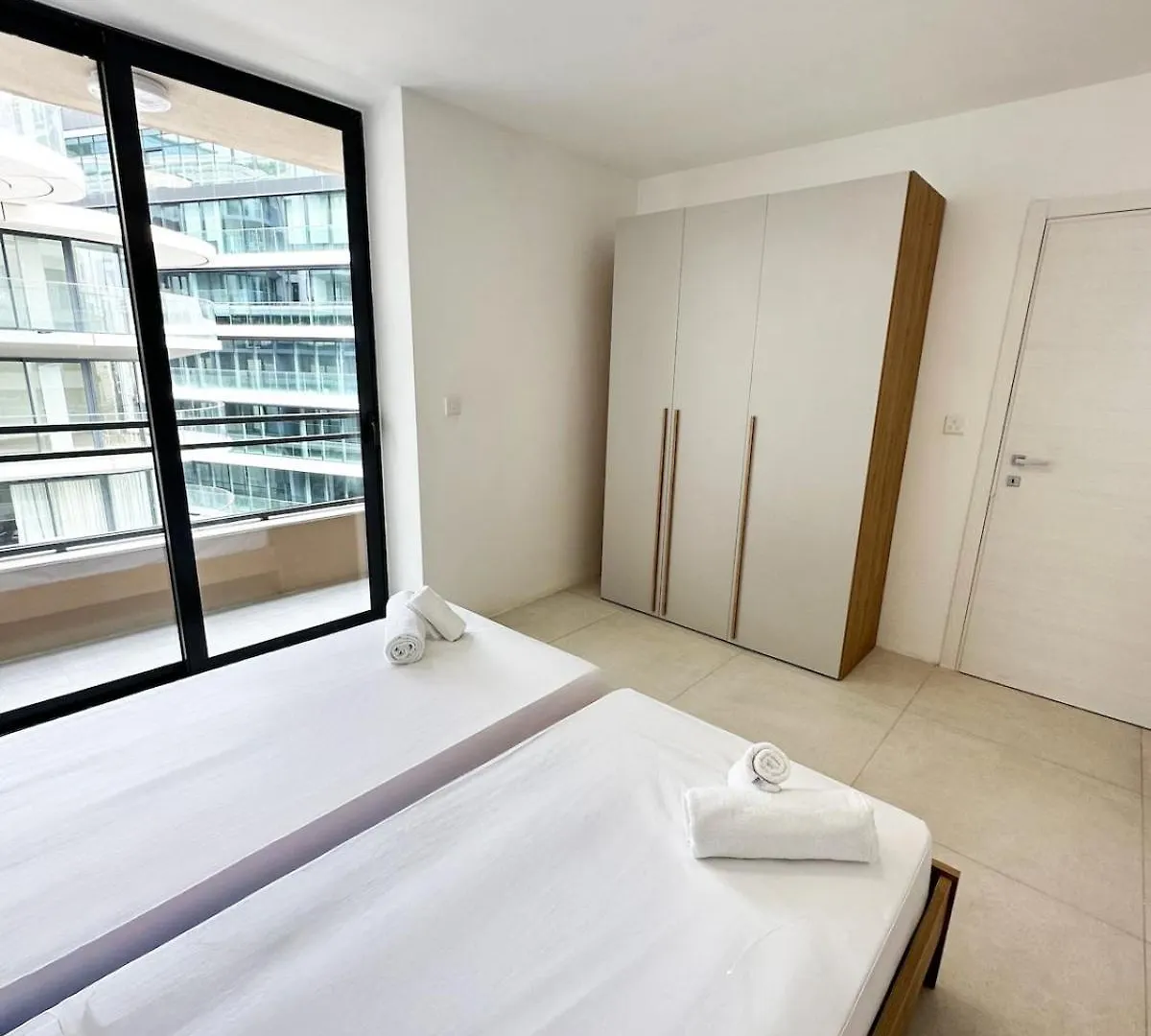 Stylish Retreat In Pacaville Saint Julian's Apartment